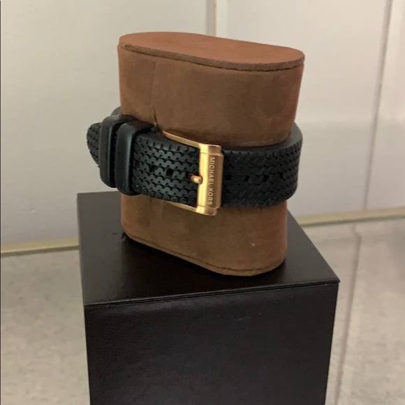 Michael Kors Chronograph w/ Tire Track Rubber-band - Picture 3 of 4